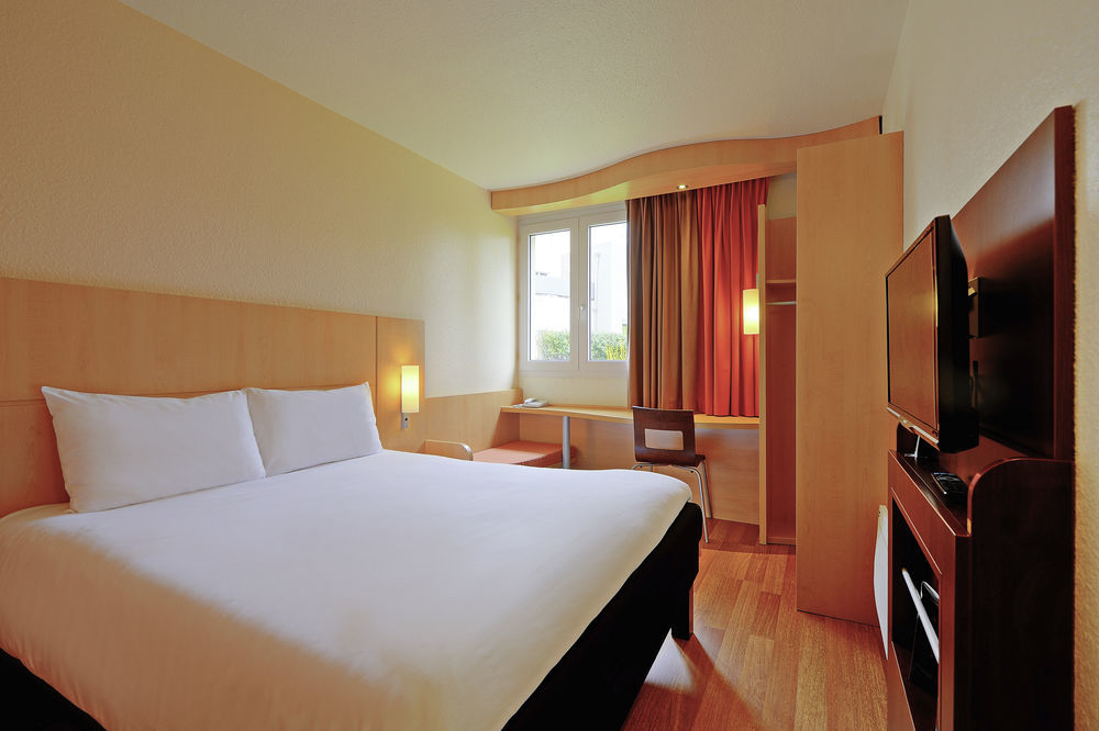 Готель Ibis Geneve Petit Lancy Екстер'єр фото